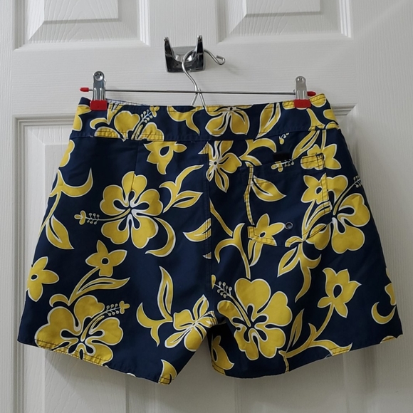 Short - Picture 2 of 4